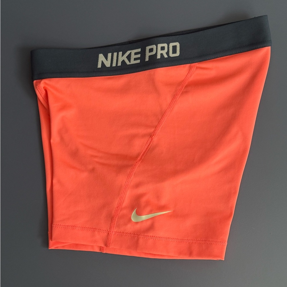 Rare Nike Pro Shorts - Picture 7 of 10